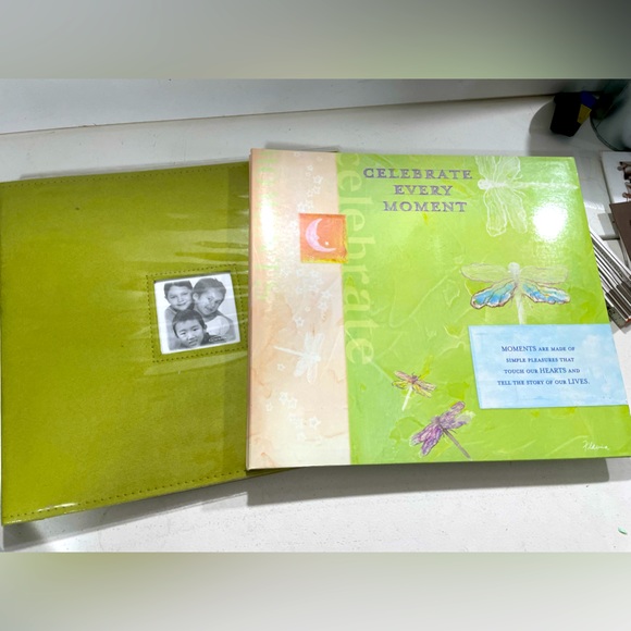 Scrapbook albums - Picture 1 of 5